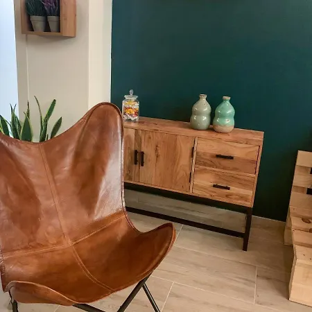 Charme And Relax With Garden And Swimming Pool Апартаменты