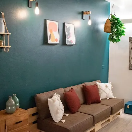 Apartmán Charme And Relax With Garden And Swimming Pool