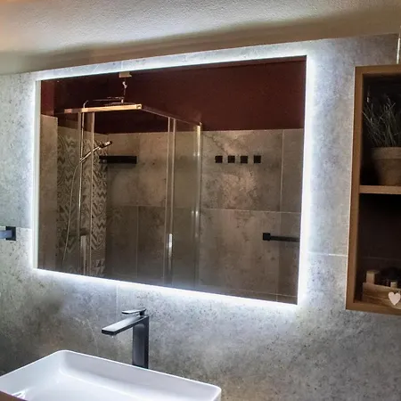 Apartmán Charme And Relax With Garden And Swimming Pool *