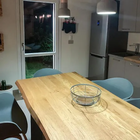 Charme And Relax With Garden And Swimming Pool Apartmán