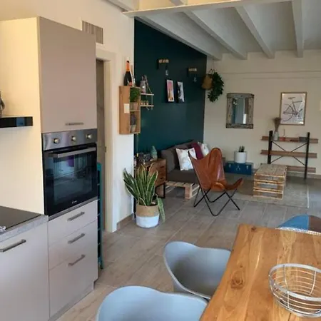 Apartmán Charme And Relax With Garden And Swimming Pool *