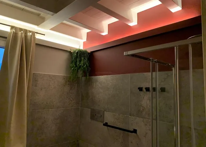 Charme And Relax With Garden And Swimming Pool Дезенцано-дель-Гарда