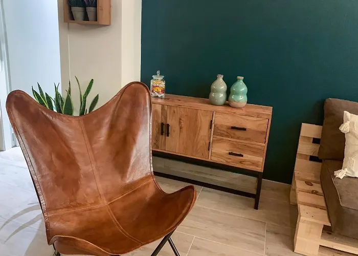 Charme And Relax With Garden And Swimming Pool Апартаменты