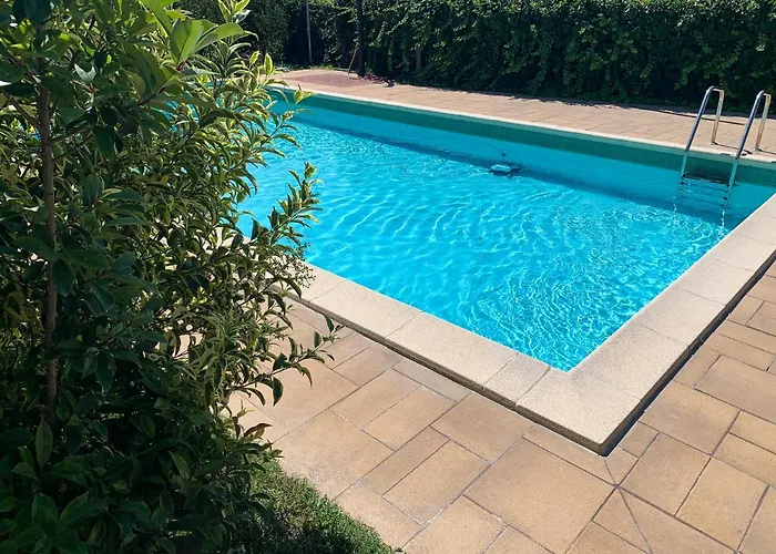 Charme And Relax With Garden And Swimming Pool Дезенцано-дель-Гарда