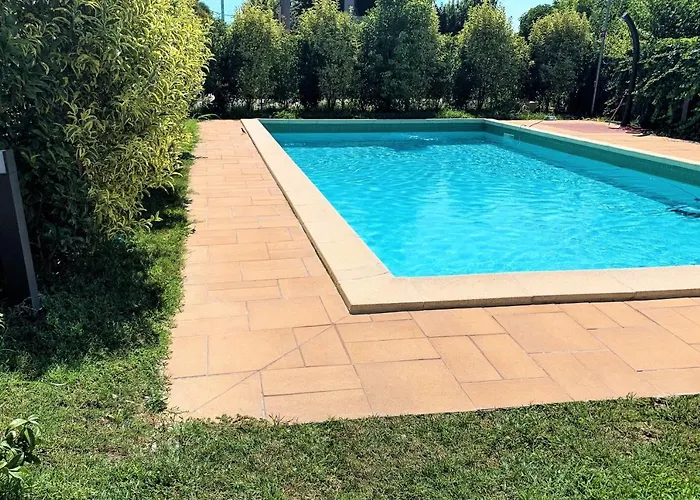 Charme And Relax With Garden And Swimming Pool * Дезенцано-дель-Гарда