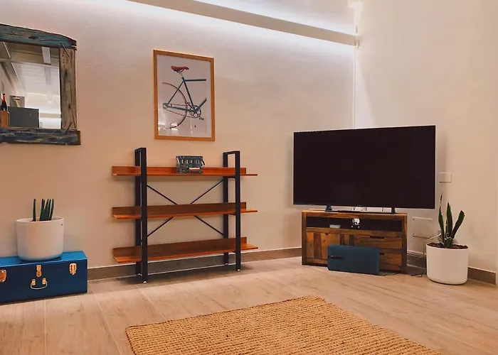 Charme And Relax With Garden And Swimming Pool Апартаменты Дезенцано-дель-Гарда