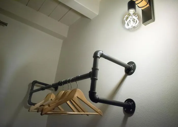 Charme And Relax With Garden And Swimming Pool * Дезенцано-дель-Гарда