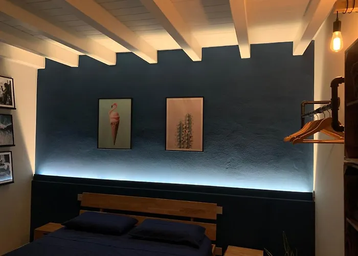 Charme And Relax With Garden And Swimming Pool Апартаменты *